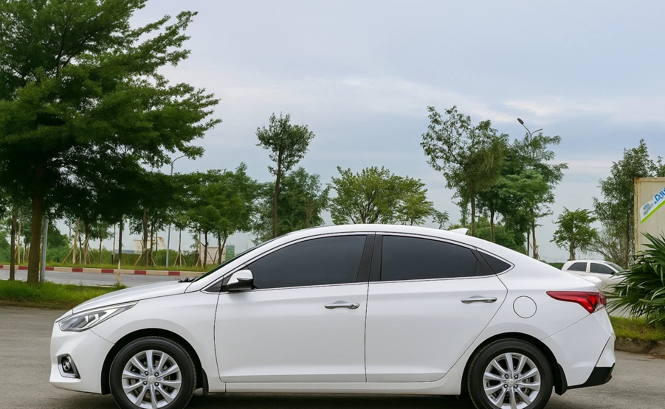 Dịch vụ xe đi Cát Bi giá rẻ, xe Hyundai Accent 4 chỗ đời mới đưa đón sân bay tại Minh Khang.