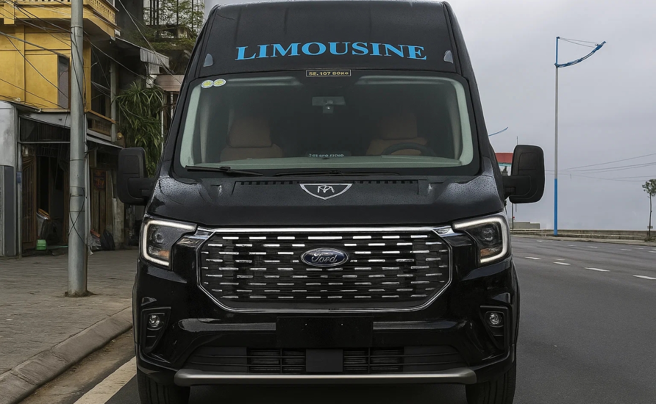 Dịch vụ thuê xe 9 chỗ Hải Phòng giá rẻ, xe Ford Transit Limousine 2024 màu đen VIP tại Minh Khang.