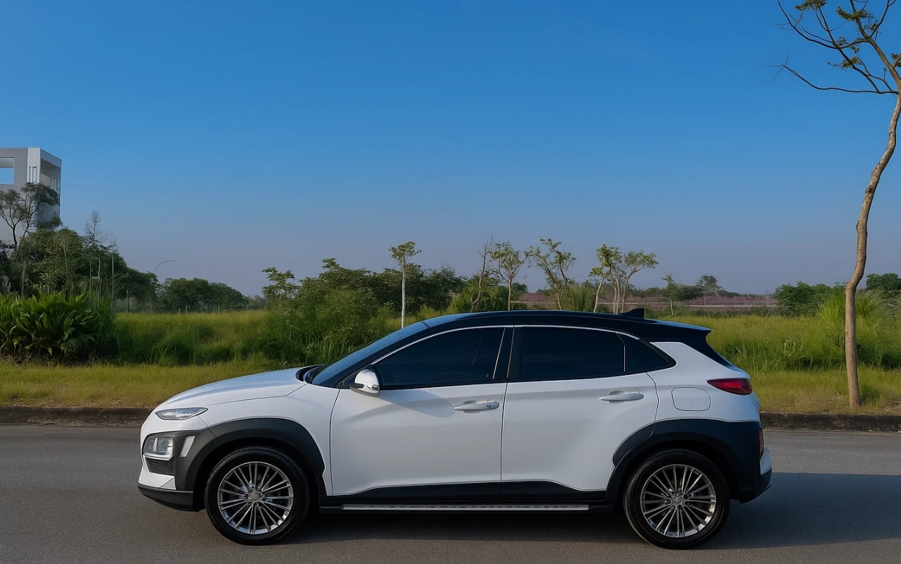 Xe 5 chỗ gầm cao Hyundai Kona màu trắng phục vụ xe tiện chuyến Hải Phòng [2025]