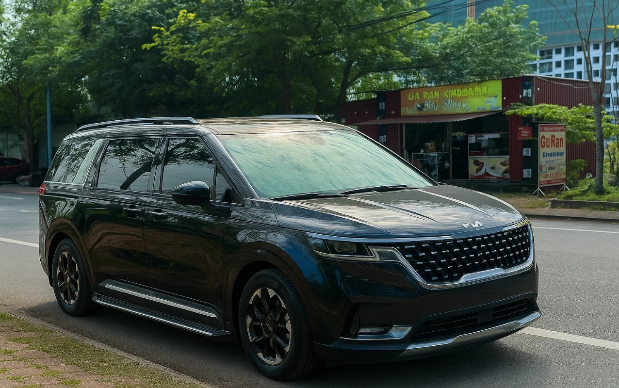 Xe 7 chỗ Kia Carnival màu đen phục vụ xe tiện chuyến VIP Hà Nội Hải Phòng [2025] - Taxi Minh Khang
