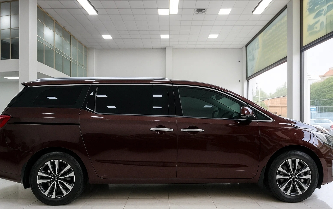 Xe 7 chỗ Kia Sedona/Carnival màu đỏ mận, phục vụ xe tiện chuyến Hải Phòng Hà Nội [2025]
