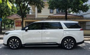 Xe du lịch Hải Phòng đi Thái Bình - Kia Carnival màu trắng 7 chỗ