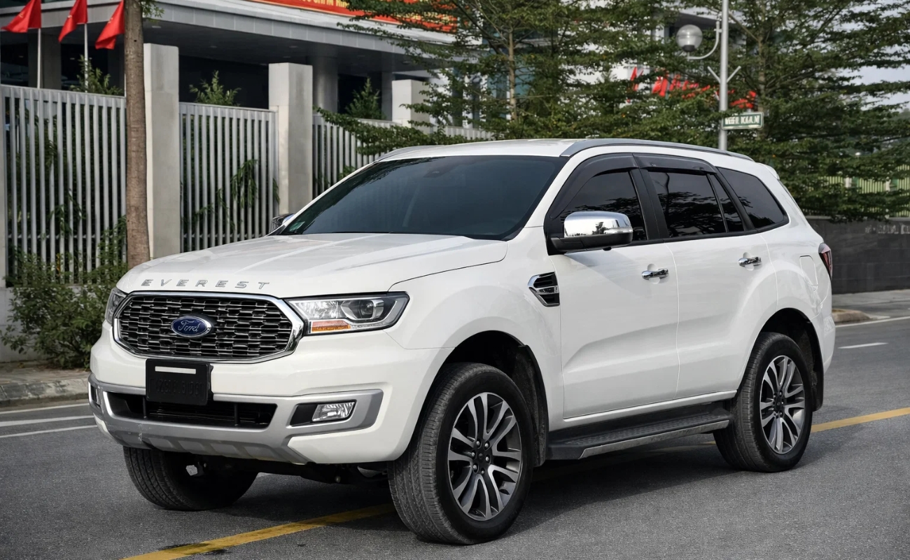 Xe du lịch Hải Phòng đi Bản Rõm - Ford Everest 7 chỗ gầm cao