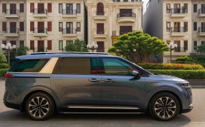 Xe du lịch Hải Phòng đi Cô Tô - Kia Carnival 7 chỗ màu xanh xám