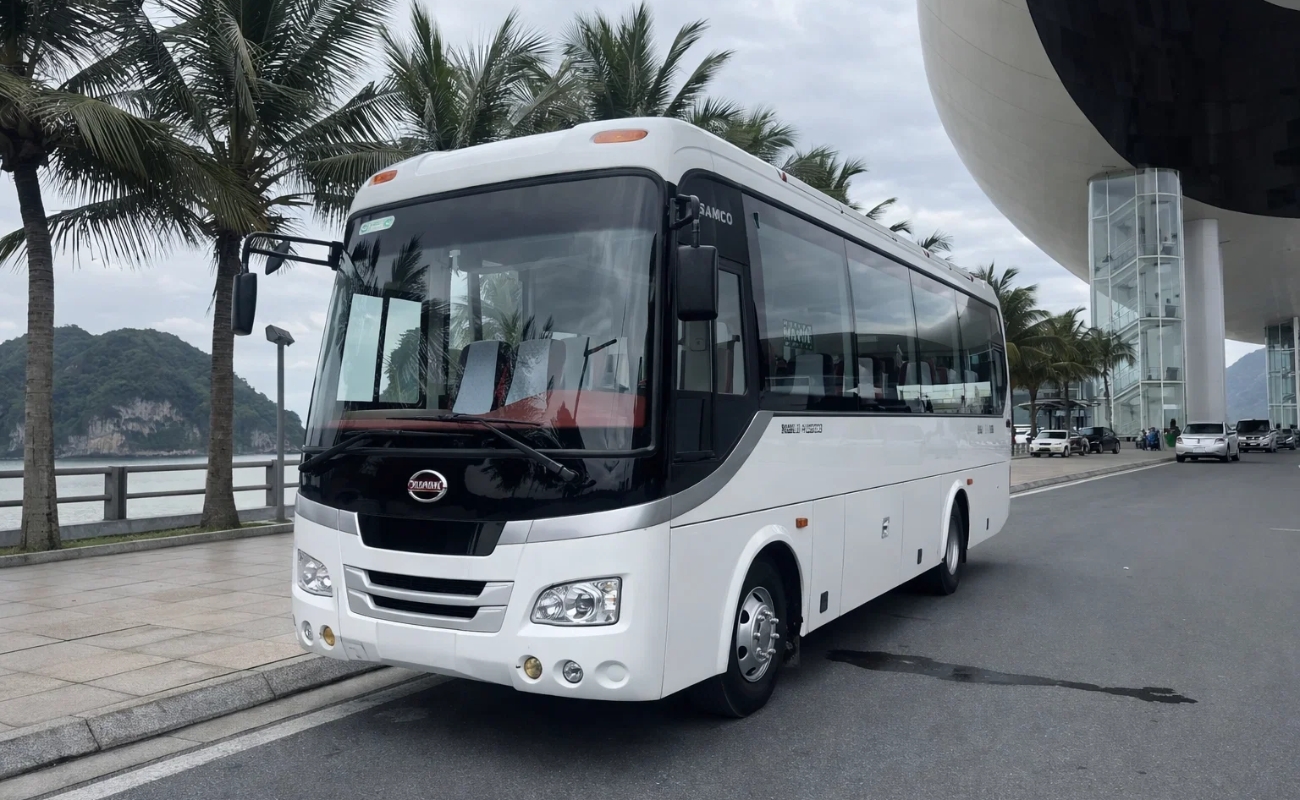 Xe du lịch Hải Phòng đi Đồng Văn - Samco Felix 29 chỗ màu trắng