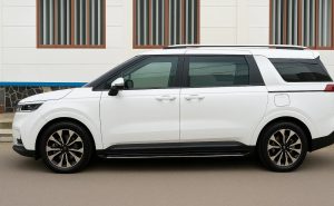 Xe du lịch Hải Phòng đi Pù Luông - Kia Carnival màu trắng 7 chỗ