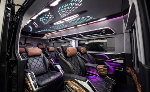Nội thất xe du lịch Hải Phòng đi chùa Keo - Ghế da đen kiểu Maybach