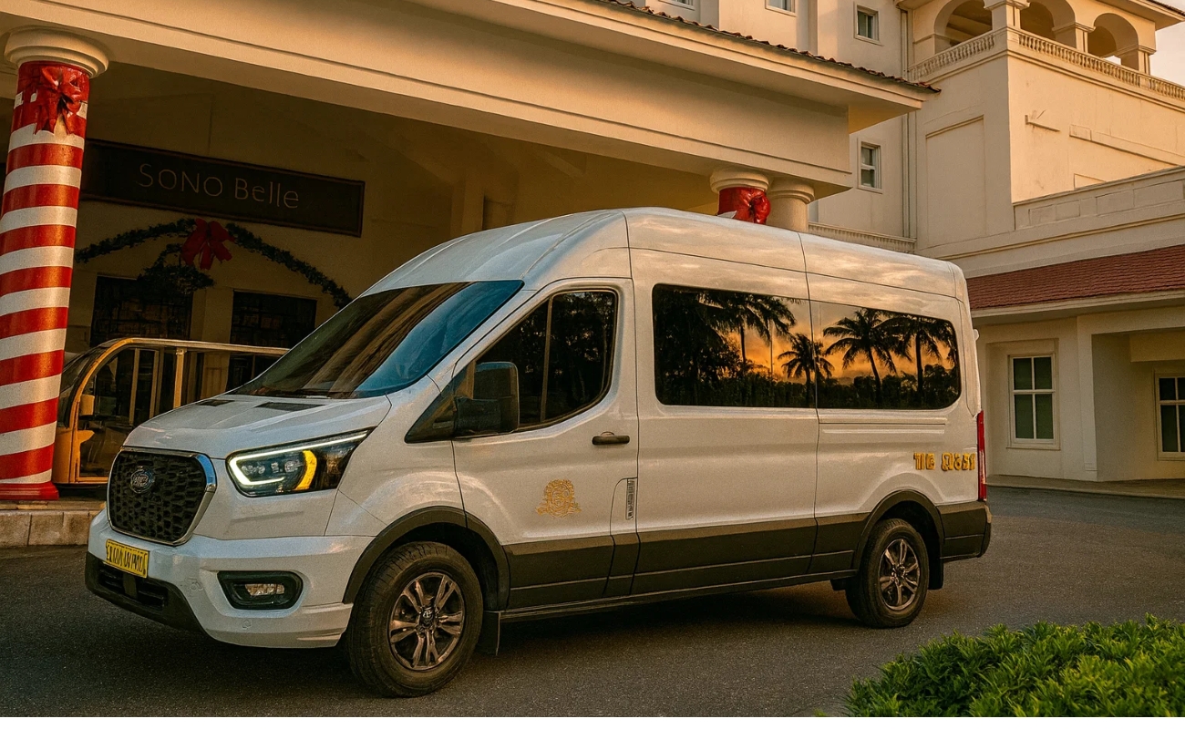 Xe du lịch Hải Phòng đi Ao Vua - Ford Transit Limousine màu trắng