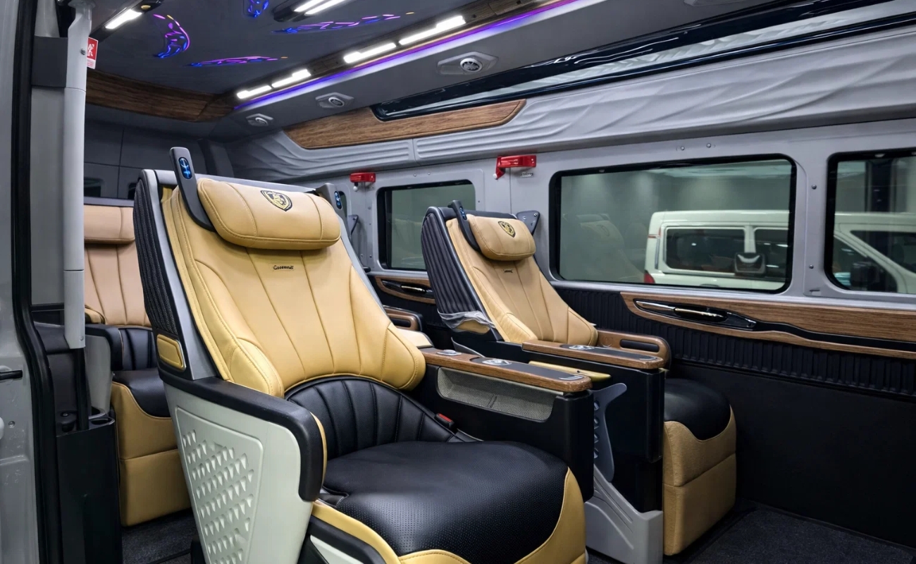 Xe du lịch Hải Phòng đi chùa Keo - Limousine VIP ghế massage