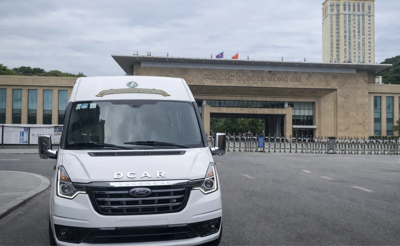 Dịch vụ thuê xe có ghế em bé an toàn bằng xe DCar rộng rãi đi cửa khẩu Móng Cái