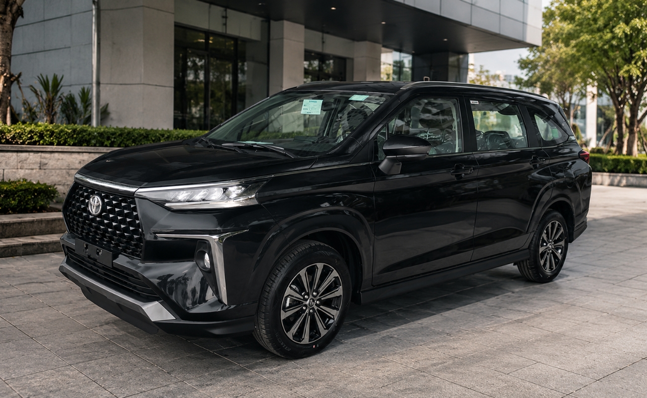 Kinh nghiệm thực tế giúp khách hàng so sánh cốp xe xpander và veloz chi tiết cho dòng xe 7 chỗ màu đen