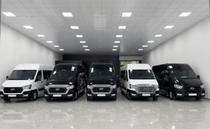 Hình ảnh dàn xe du lịch minh họa cho sự chuẩn bị đầy đủ giấy tờ xe đi ngoại tỉnh