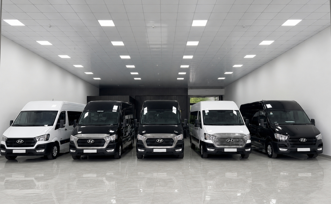 Hình ảnh dàn xe du lịch minh họa cho sự chuẩn bị đầy đủ giấy tờ xe đi ngoại tỉnh